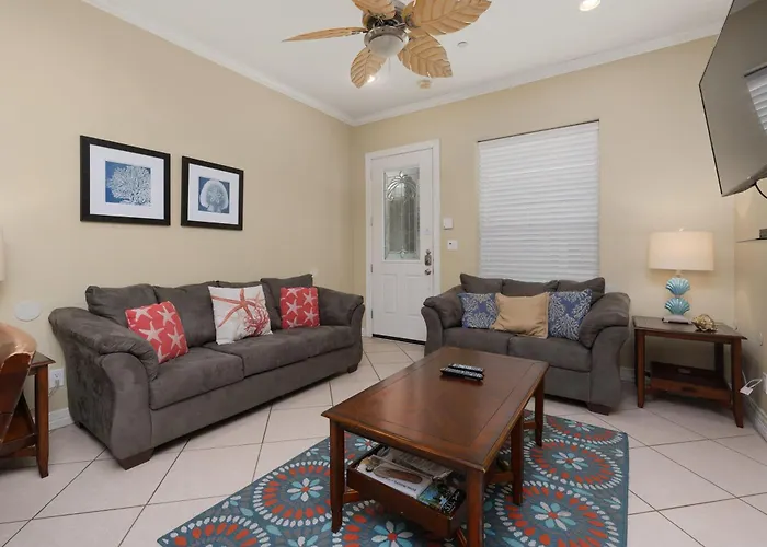 Beautiful 2 Bed 2 Bath 1St Floor Condo By Beach With Pool