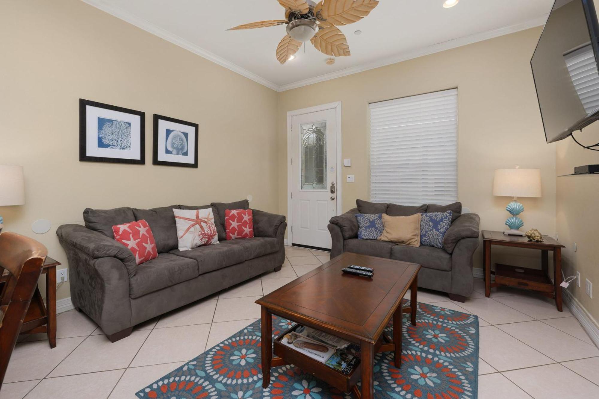 Beautiful 2 Bed 2 Bath 1st Floor By With Pool * South Padre Island