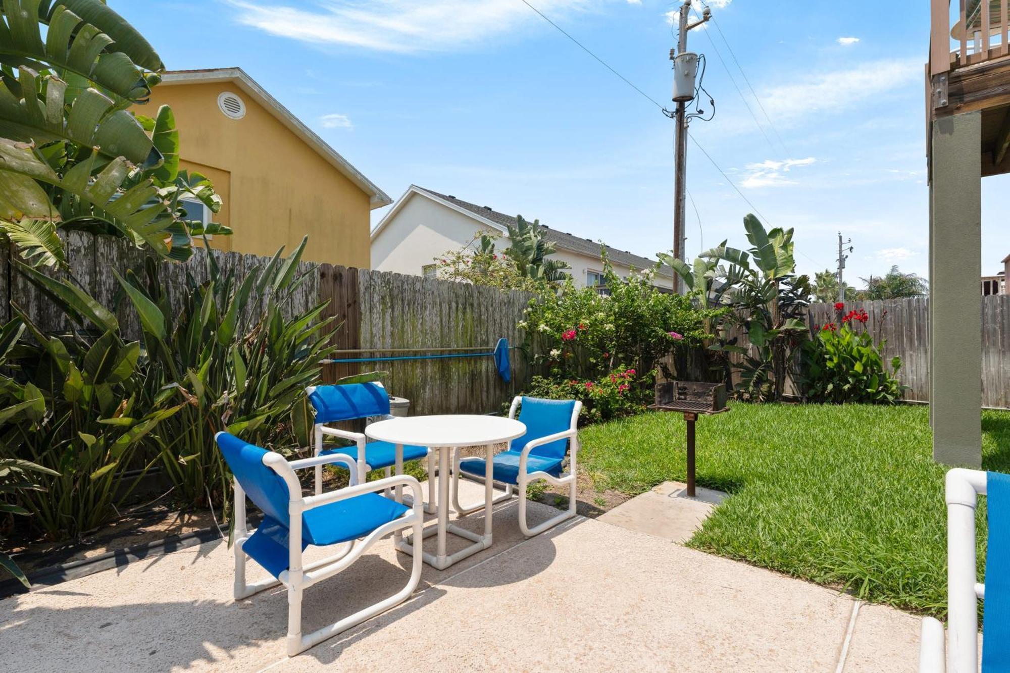 Beautiful 2 Bed 2 Bath 1st Floor By With Pool Holiday home